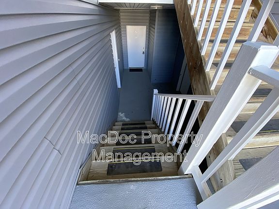 3rd image of 100 Picadilly Ln APT 2