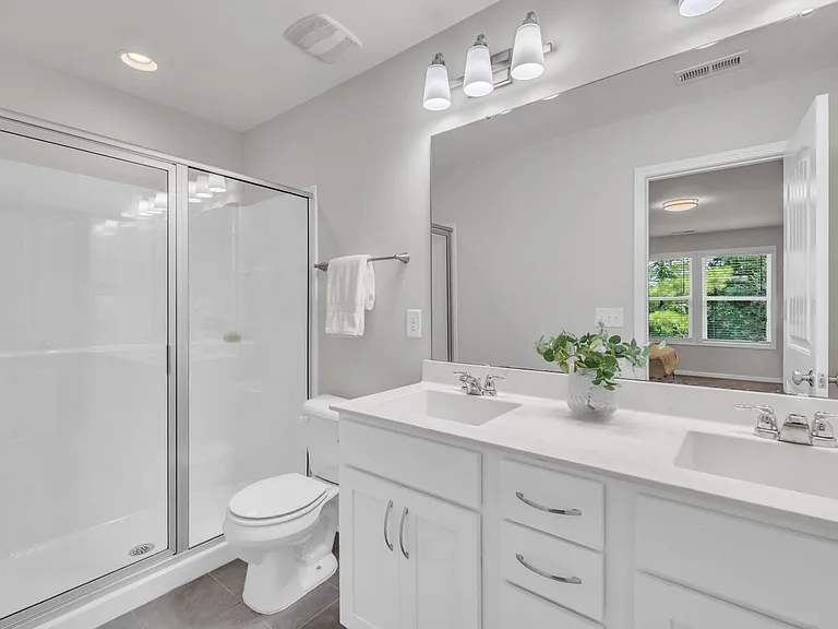1006 Flagler St — Photo 8