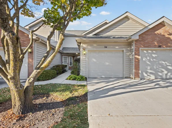 94 Golfview Dr, Glendale Heights, IL 60139