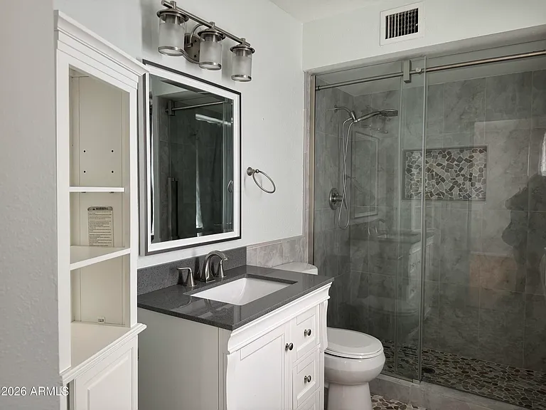2755 E Michigan Ave — Photo 14