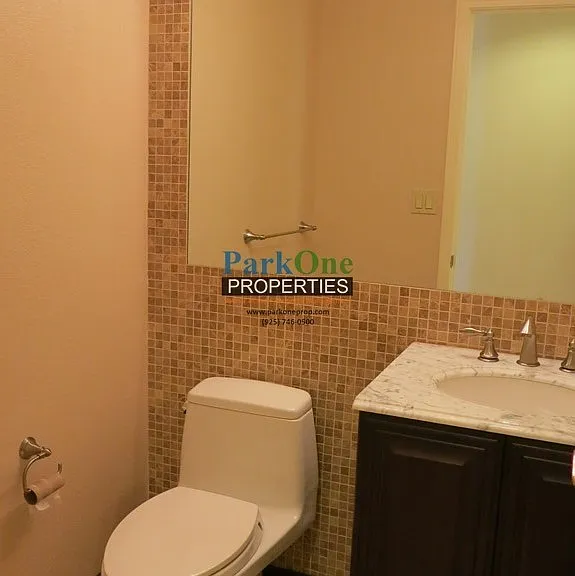 1245 Crown Ct — Photo 8