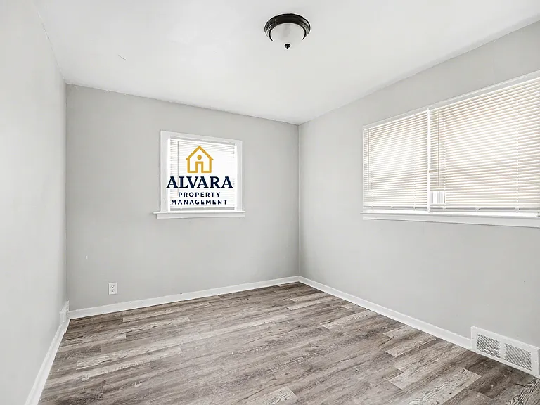 17145 Evergreen Rd — Photo 9