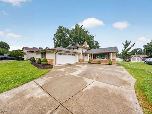 13986 Cherokee Trl, Middleburg Heights, OH 44130