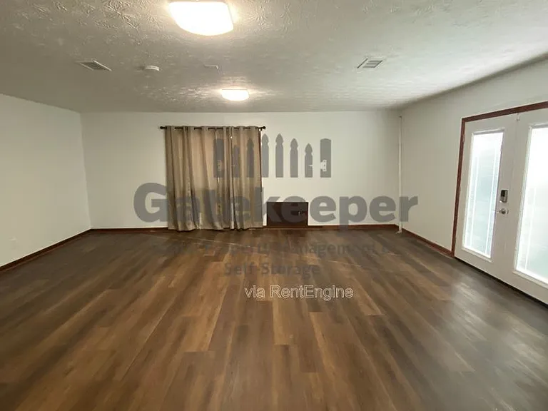 335 Fairfield Cir — Photo 7
