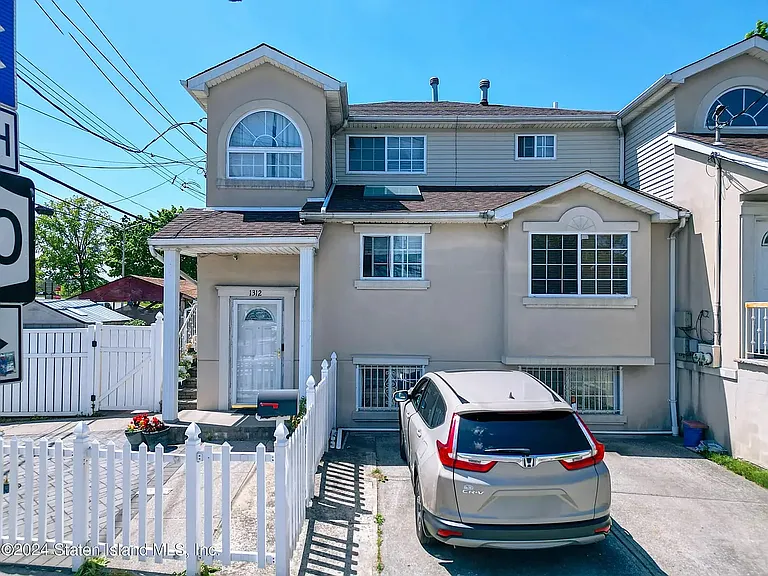 1312 Richmond Ave — Photo 1