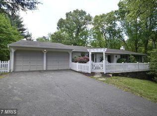 2715 E Ridge Ct, Oakton, VA 22124