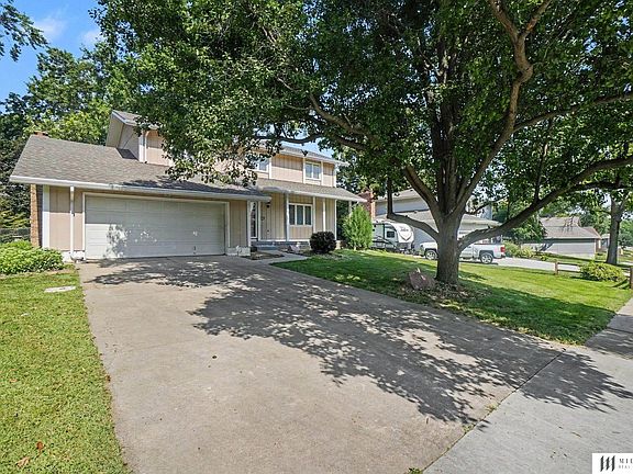 3rd image of 1324 Holling Dr