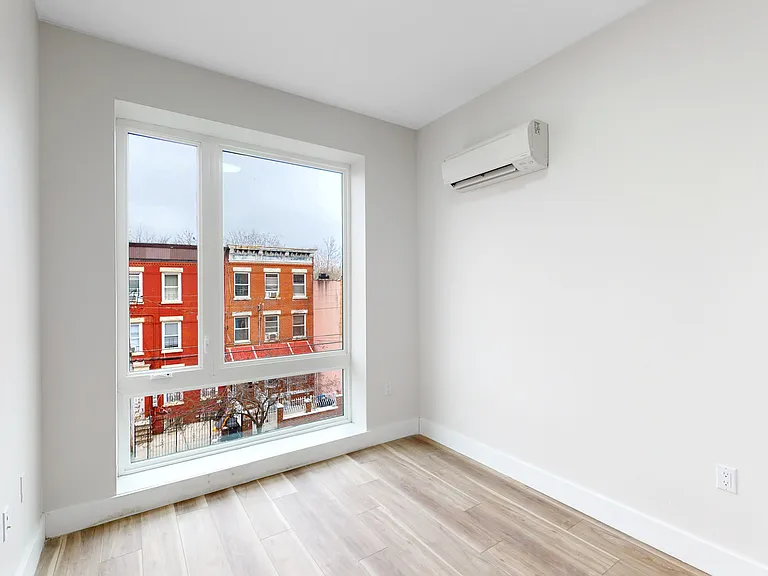 353 Miller Ave #4C — Photo 2