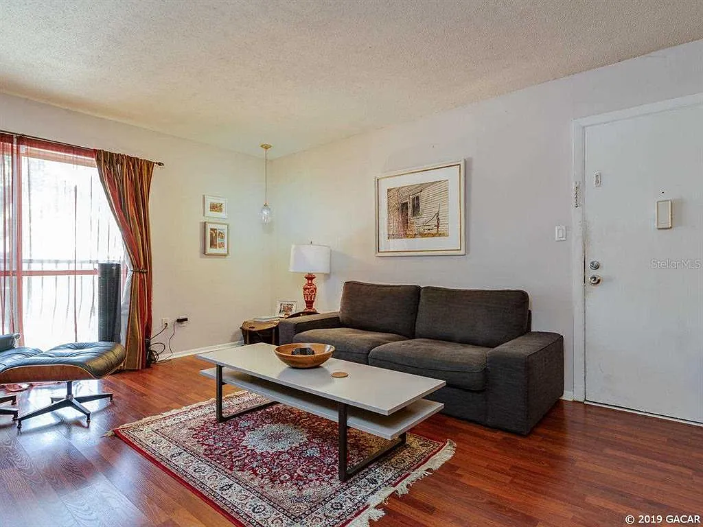 1 bed, 1.0 bath, 574 sqft, $1,095 — Photo 4
