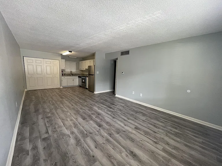 201 College Blvd E #13-1-1 — Photo 3
