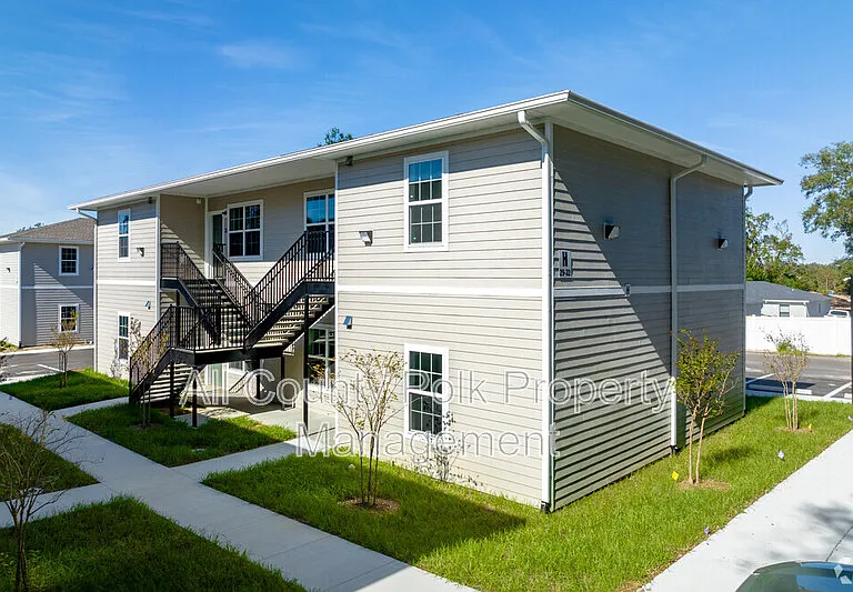 915 Ariana Apartment Community — Photo 3