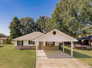 956 Bohne Rd, Port Allen, LA 70767