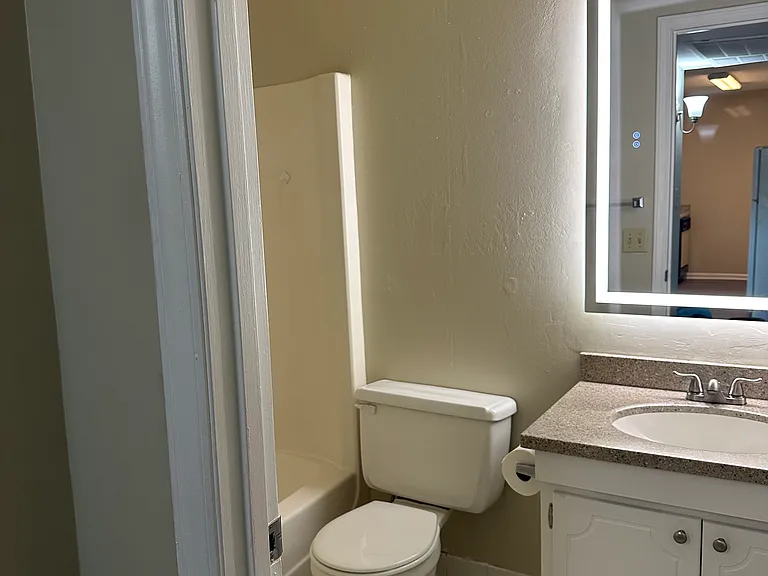 215 Northpoint Ave #B — Photo 16