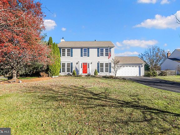3rd image of 8301 Whitebark Ct