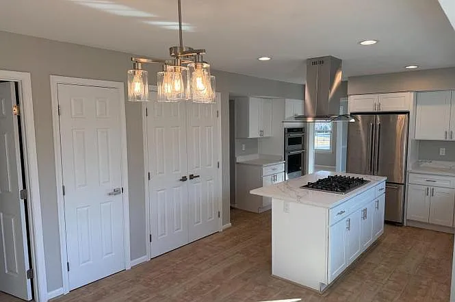 5 bed, 4346 sqft, $4,500 — Photo 3