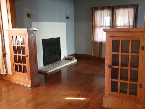3rd image of 6511 Ballard Ave
