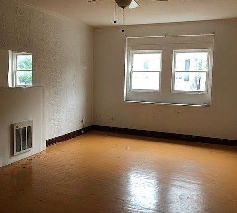 2nd image of 1402 Lee St E #2