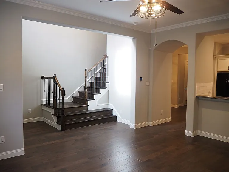 4129 Broadway Ave — Photo 8
