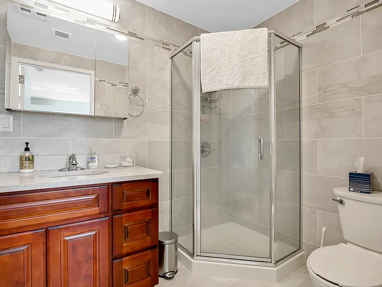 4604 Vernon Blvd #7C — Photo 13