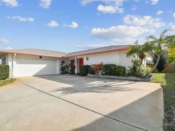 3592 Shady Bluffs Dr, Largo, FL 33770