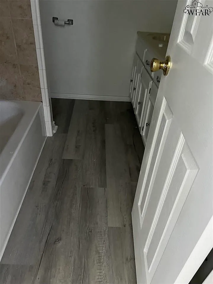 3 bed, 2.0 bath, 1416 sqft, $1,950 — Photo 4