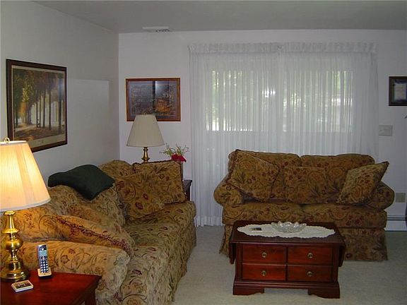 Plenty of wall space for your furniture in this room