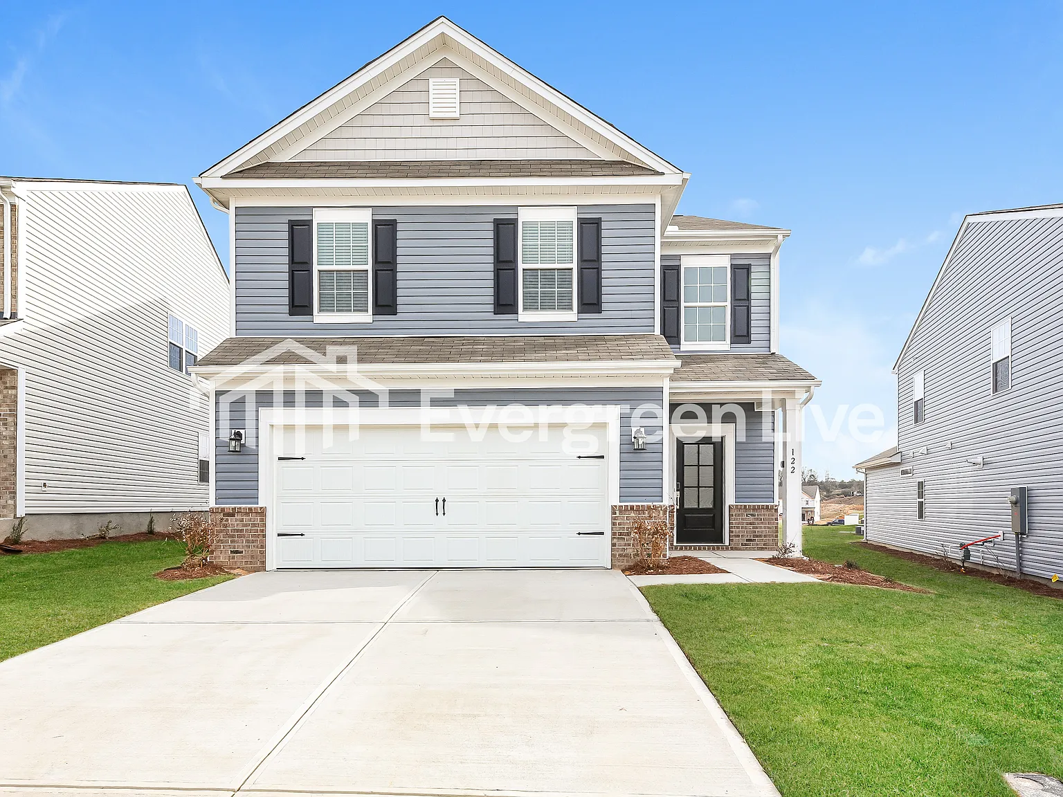 4 bed, 2.5 bath, 2169 sqft, $1,870 — Photo 2