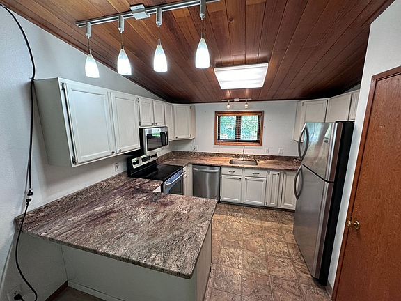 2nd image of 4081 Teal Ave