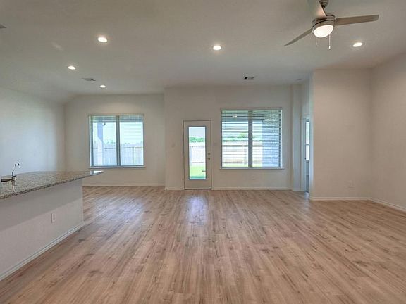 3rd image of 31603 Zoe Point Dr