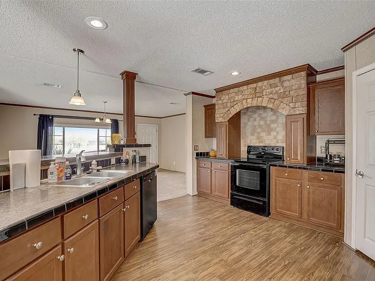 4611 Miley Rd — Photo 8