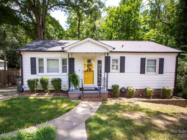 700 Stowe Dr, Lowell, NC 28098