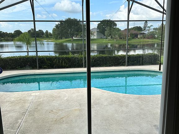4th image of 13337 Mallard Cove Blvd