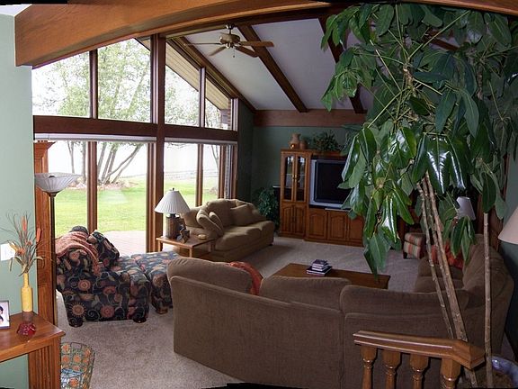 Vaulted Ceilings in Living Room