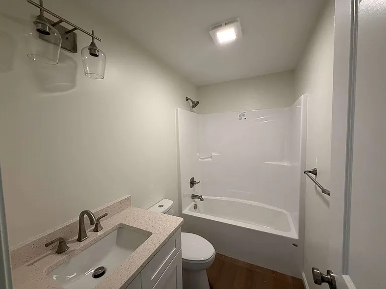 218 E Peter Ave — Photo 13