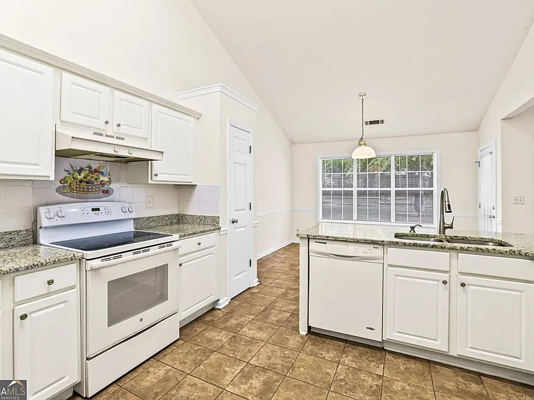 3245 Chandon Ln — Photo 5