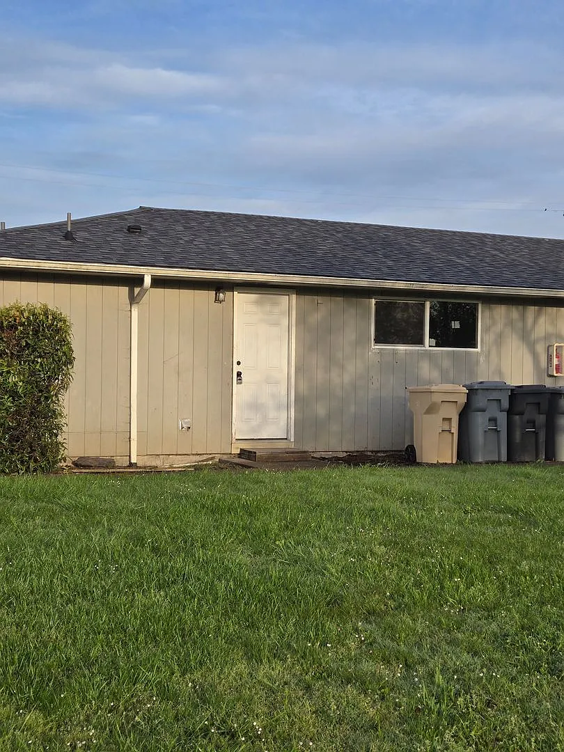 Oak Street Fourplex — Photo 2