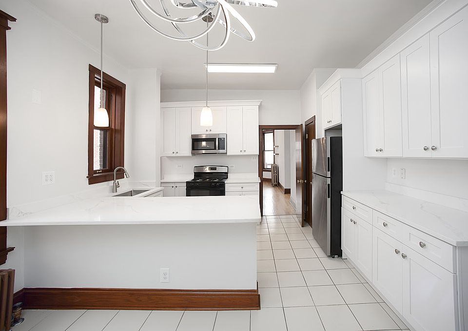 1st image of 1055 W Hollywood Ave APT 3C