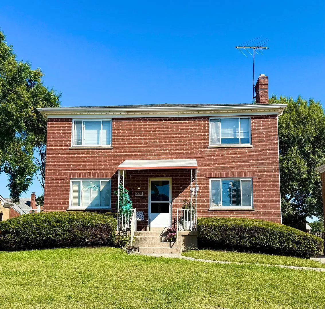 2 bed, 1.0 bath, $945 — Photo 1