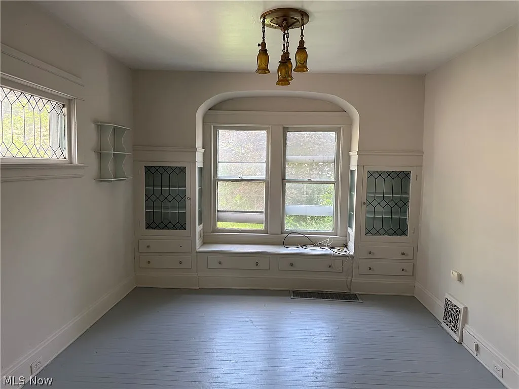 3 bed, 1.5 bath, $1,300 — Photo 3