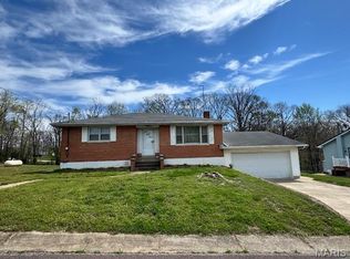 914 S Walnut St, Gerald, MO 63037
