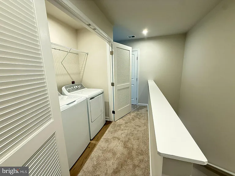 647 Laurelwood Cir — Photo 7