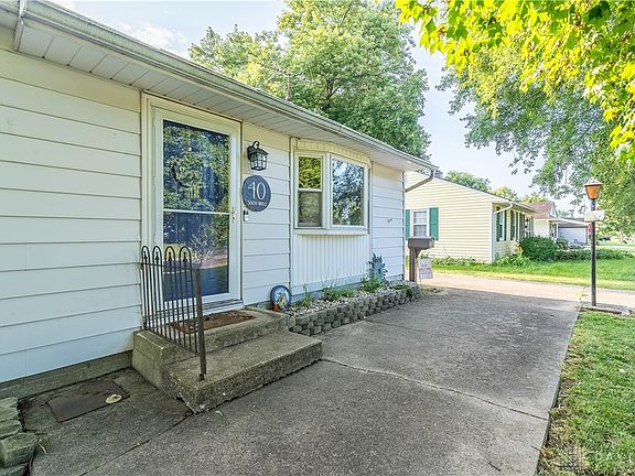 3rd image of 40 S Maple St