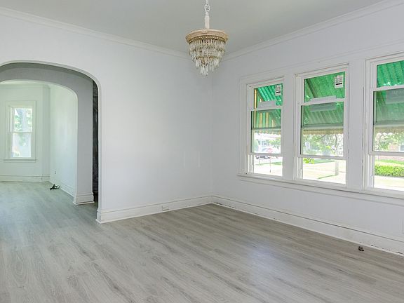 3rd image of 942 S 24th Ave
