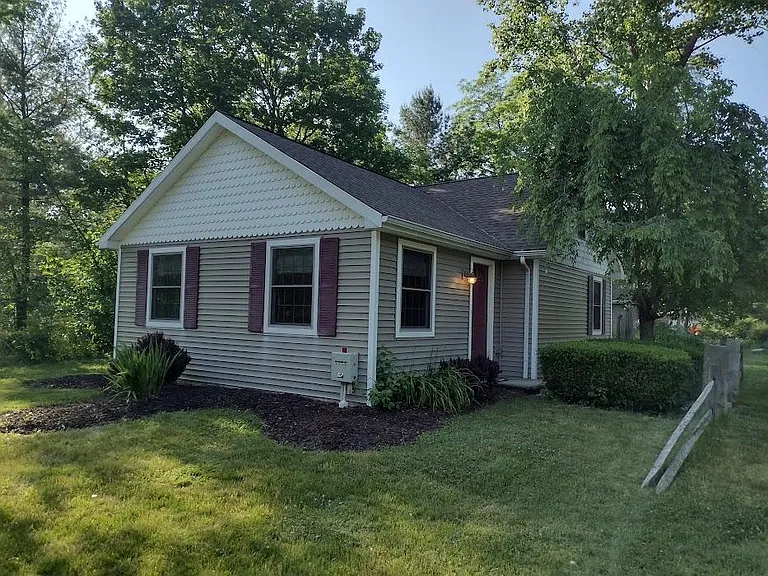 835 Bellus Rd — Photo 15