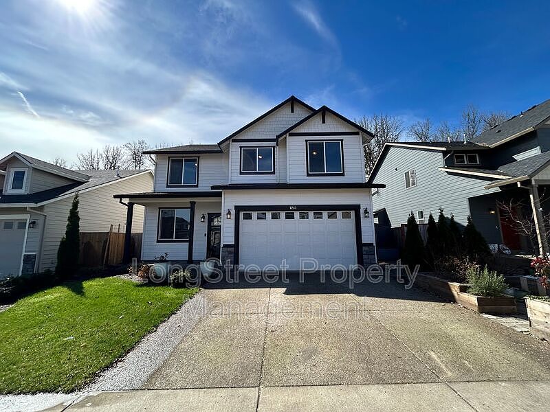 1st image of 7237 SE Berg Dr
