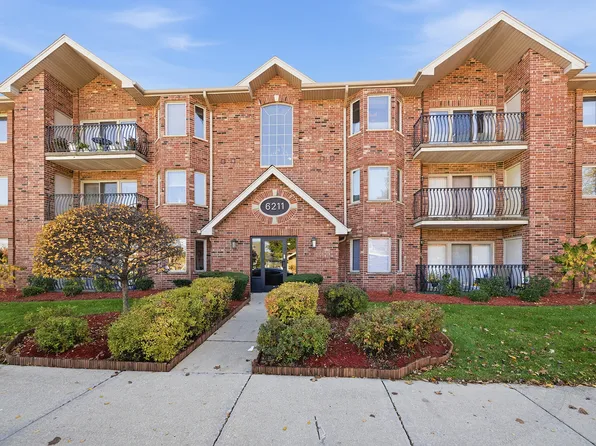 6211 W 94th St APT 2SE, Oak Lawn, IL 60453