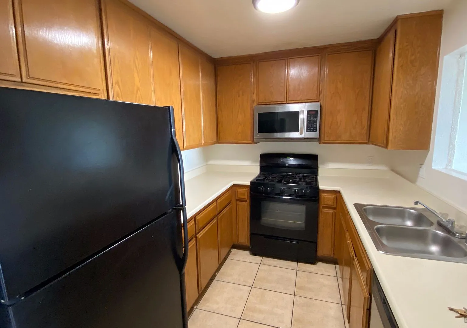 RW West Fifteenth — Photo 3