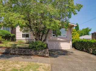 7517 SE Hawthorne Blvd, Portland, OR