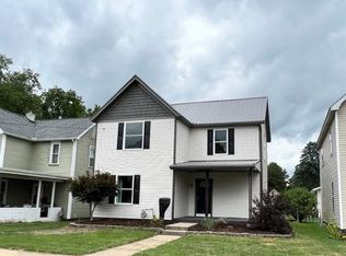 127 3rd St NW, Strasburg, OH
