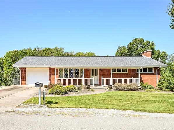26 Park Dr, Delmont, PA 15626